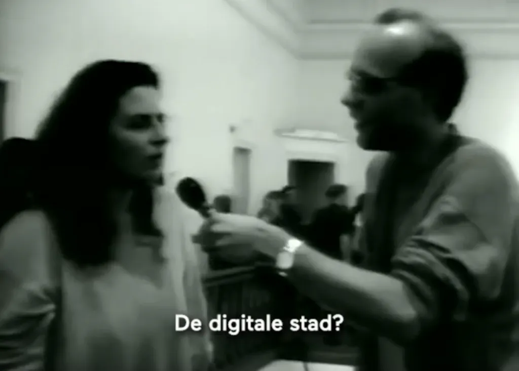 Videostill Salto TV over de Digital Stad